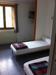 2-bed room